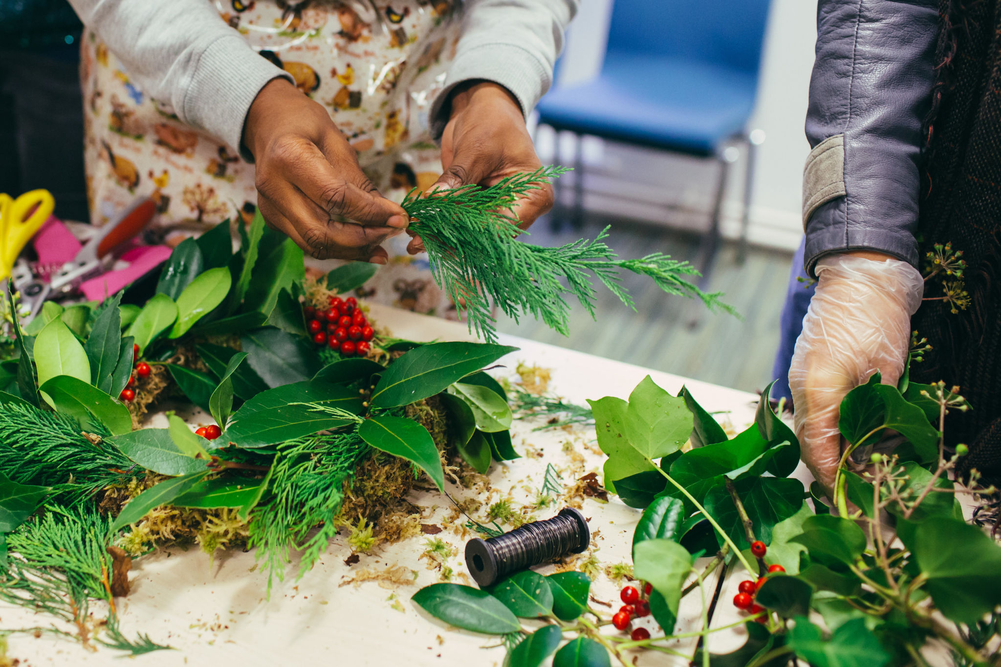 How to make a Christmas wreath - Winterbourne House and Garden